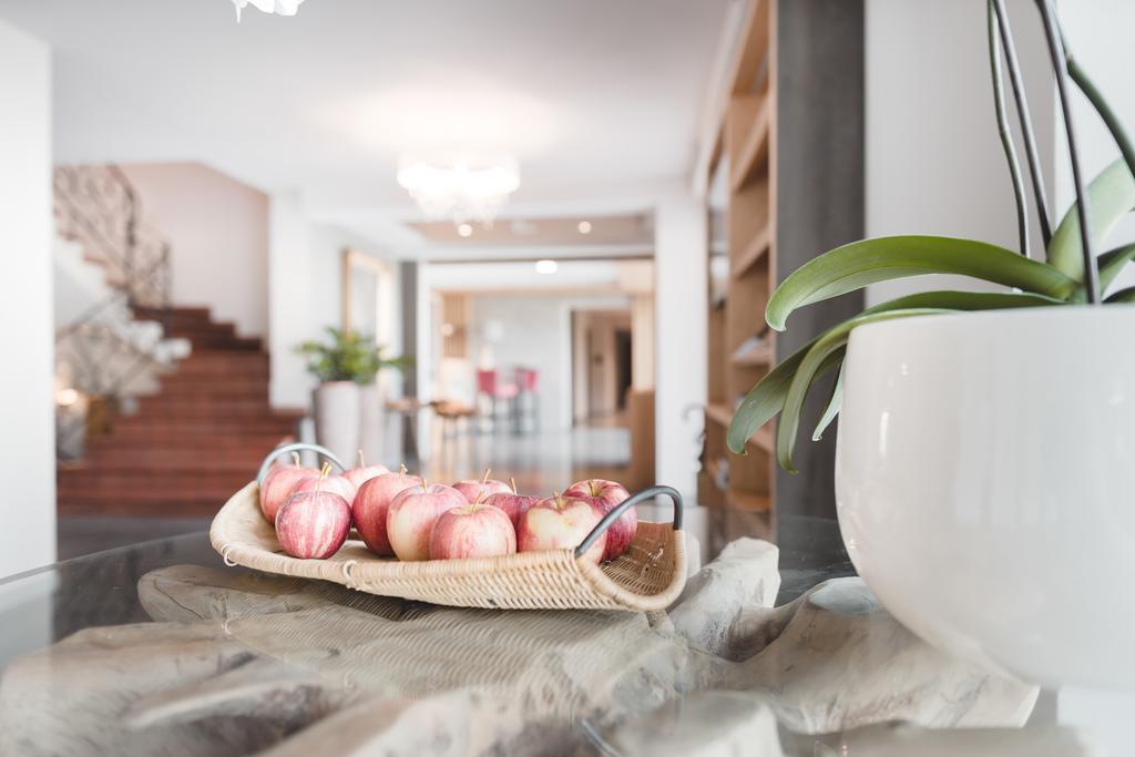 Hotel Tiefenbrunn Gardensuites & Breakfast Lana Εξωτερικό φωτογραφία